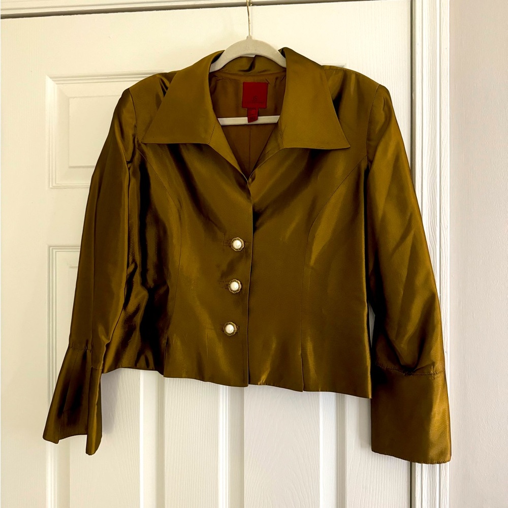 “Vintage-Inspired Satin Blazer with Pearl Buttons – Olive Green”